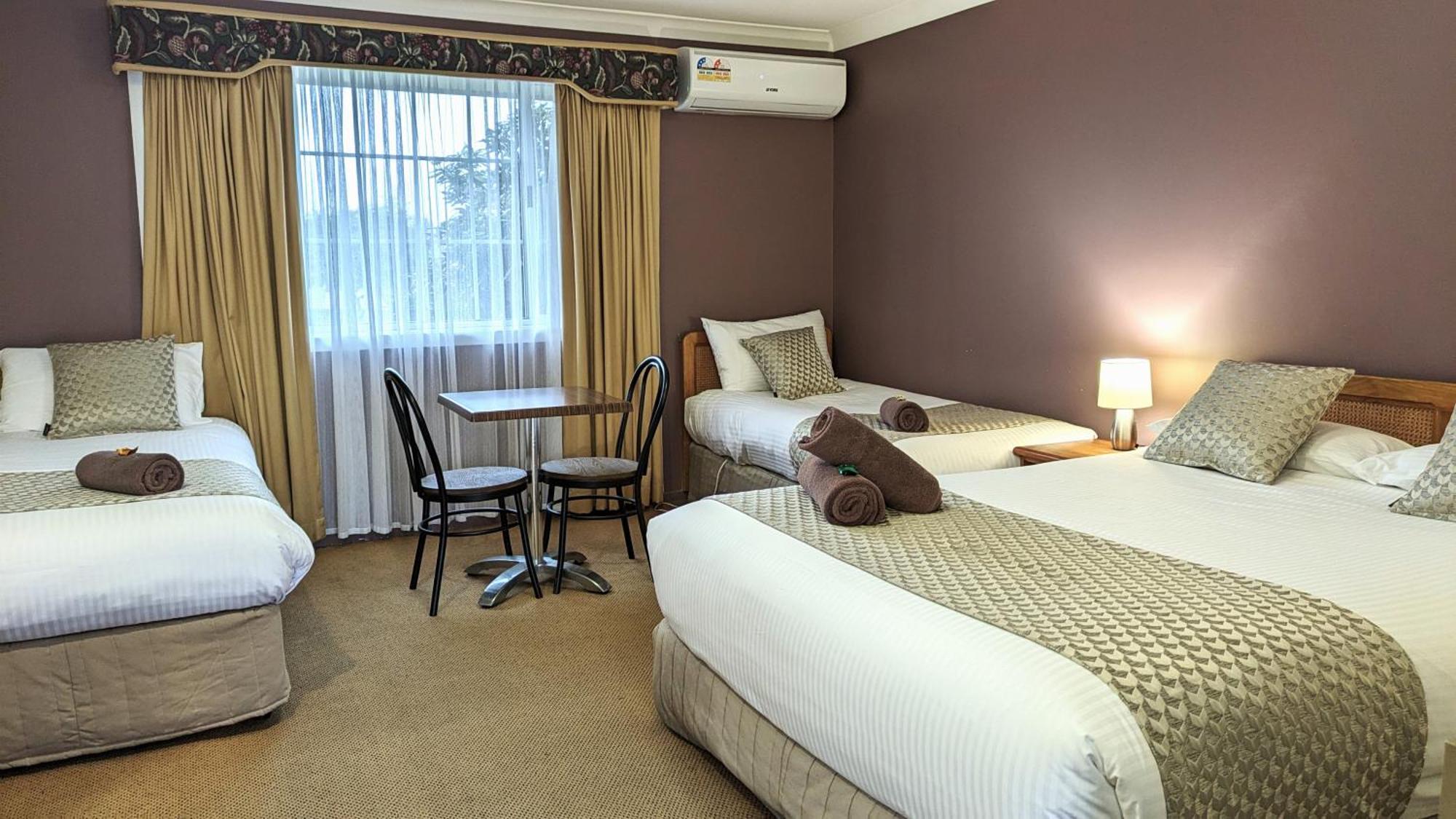 Highlands Motor Inn Oberon Esterno foto