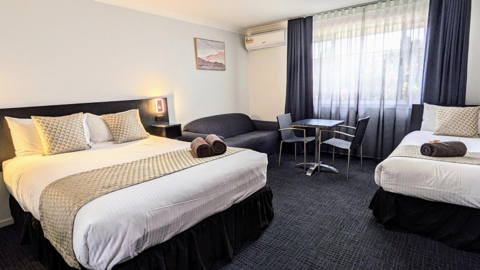 Highlands Motor Inn Oberon Esterno foto
