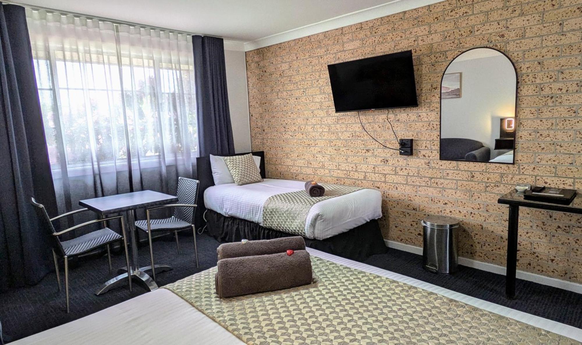 Highlands Motor Inn Oberon Esterno foto